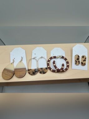 Lot of 4 Pairs Boho Statement Earrings Wood Leopard Tortoise Hoop Gold Tone